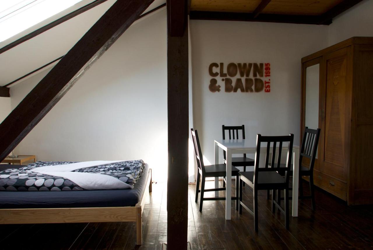 Clown And Bard Hostel Prague Exterior photo